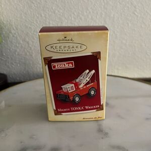 Hallmark Mighty Tonka Wrecker Christmas Ornament Die Cast Metal Dated 2005 New